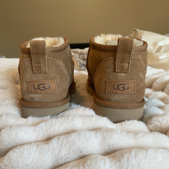 ultra mini UGG chestnut boots - Picture 2 of 4